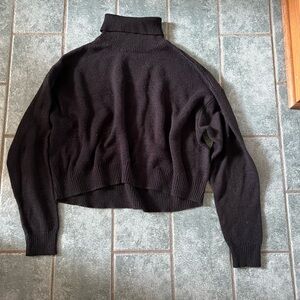 H&M Black Cropped Turtleneck Sweater